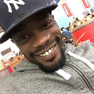 Meet your Posher, Derrick